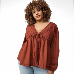 🌹Torrid Daisy Burnt Orange Trim Top Size 1XL